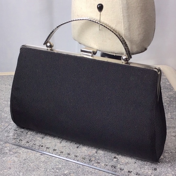 ⚜️ VTG Black Chiffon Ornate Chrome Hardware Snap Lock with Coin Purse - Picture 7 of 9